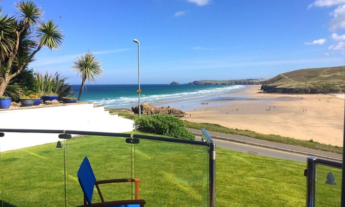 Perranporth Apartment | Luxury, 3 bedroom apartment with stunning sea views!