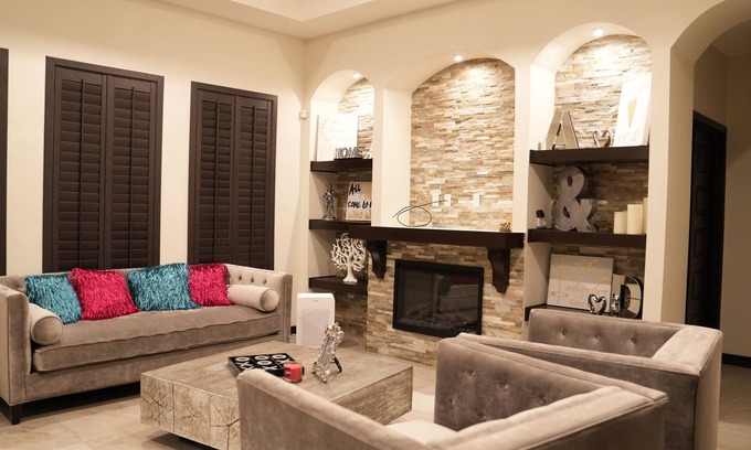 Palmhurst House | Luxury 3-Bedroom Home with Modern Amenities & Stunning Views