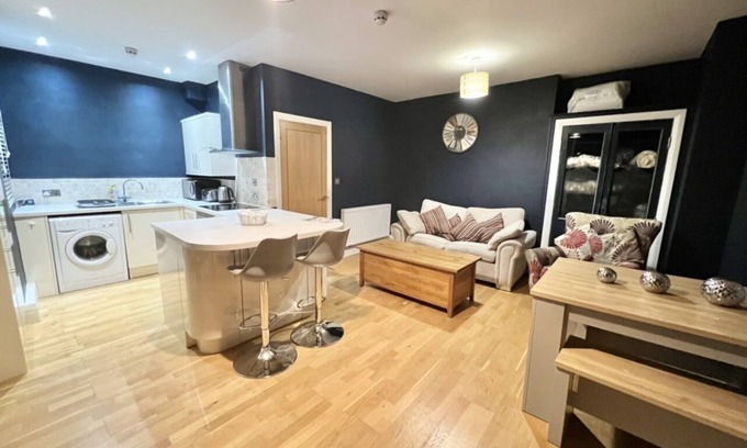 Louth Apartment | Stylish 3-Storey Apartment in Louth Town Centre - Sleeps 6