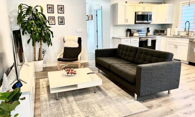 Wanskuck Apartment | Elegant 3BD Condo in the Heart of Providence