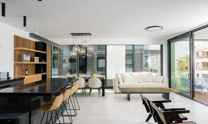 Kerem HaTeimanim Apartment | Oceanfront 3BR Retreat at Geula Beach by HolyGuest