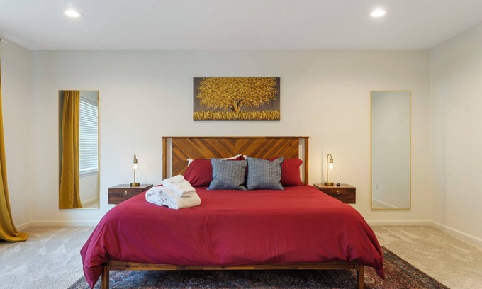 Hillsboro House | Elegant Hillsboro Home with Pet-Friendly Amenities & Breakfast