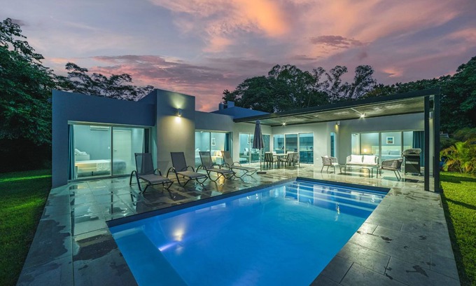 Samara Villa | Modern Retreat with Private Pool and Ocean View