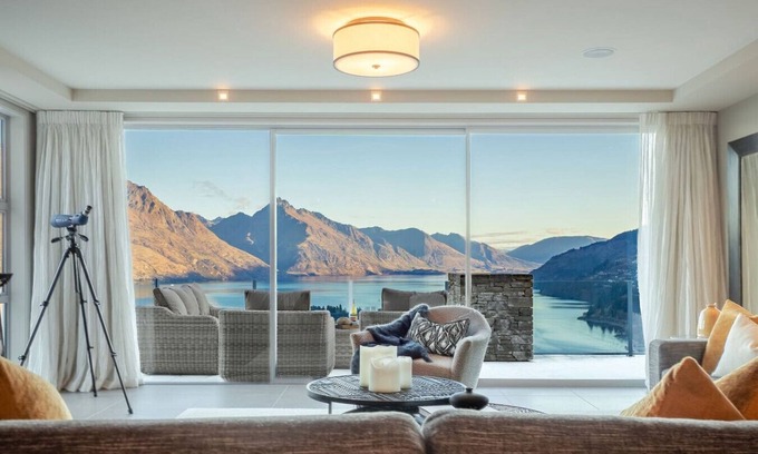 Queenstown Apartment | Luxury 3BR Queenstown Retreat with Alpine Views