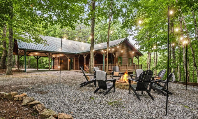 Blue Ridge Cabin | Luxury 4 bed, 3 bath cabin in Blue Ridge - views, hot tub, game room, & firepit.