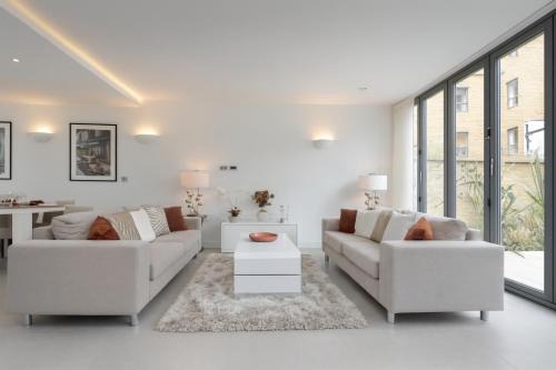 Mildmay House | Elegant 4-Bed Home in Central London with Family-Friendly Perks