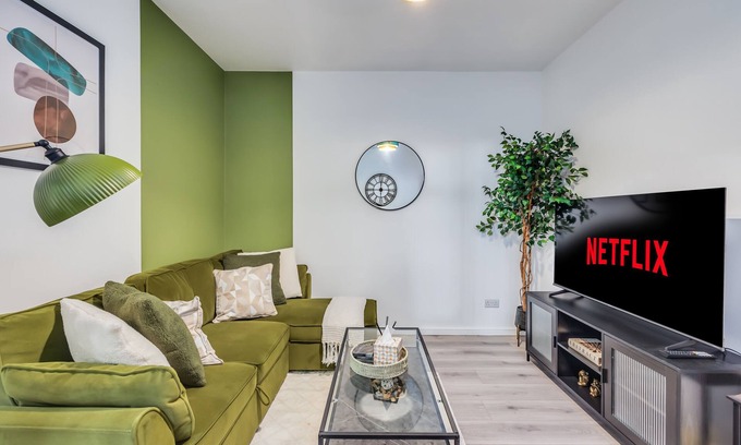 Coventry House | Luxury 4 Bed house in Coventry City Centre