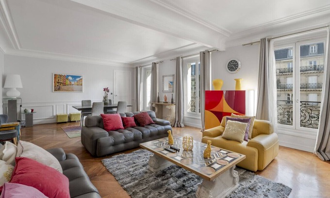 Chaillot Apartment | Luxury 4 Bed Residence - Next to Arc de Triomphe