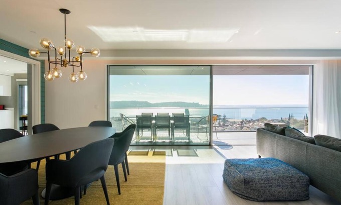 Alges Apartment | Elegant 4-Bedroom Flat with Oceanfront Views & Pool