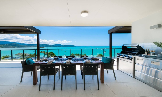 Airlie Beach Apartment | Elegant Whitsunday Penthouse with Ocean Views & Pool