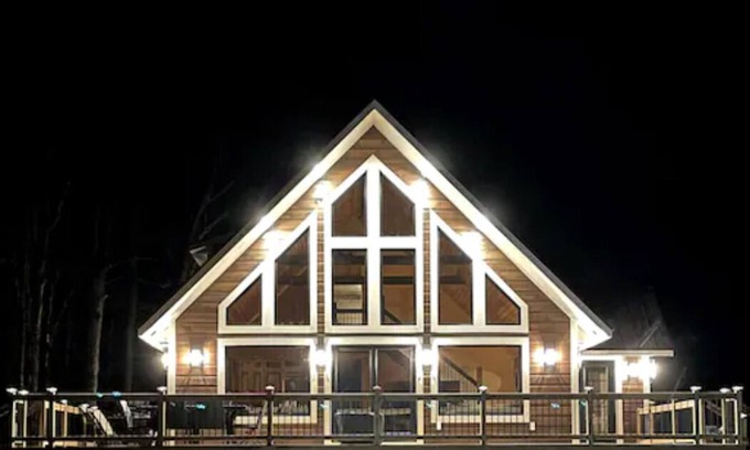 Boyne Falls Cabin | Inviting 4-Bedroom Cabin Retreat on Scenic 40 Acres