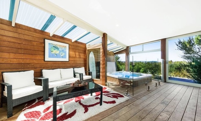 Fingal House | Elegant 4 Bedroom Spa House with Golf Course Views