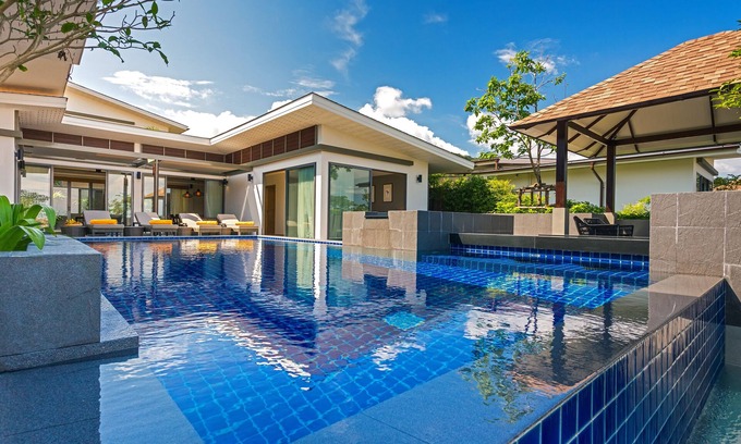 Rawai Villa | Elegant 4-Bedroom Villa with Private Pool in Rawai Phuket