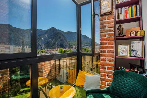 Omis Apartment | Stunning Oceanfront Apartment with Spectacular Views