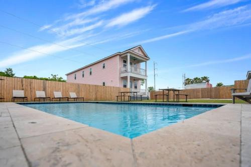 Dillard House | Elegant 4BD Retreat with Pool and Child-Friendly Perks