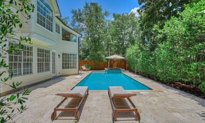 The Woodlands House | Woodlands 4BR Retreat with Pool, Spa & Perfect Reviews