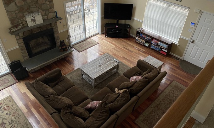 Lackawaxen Ski Chalet | Elegant 4BR Chalet Near Pool, Lake & Ski with Game Room