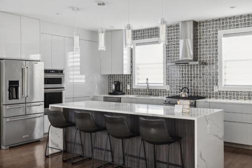 Fort Dupont House | Modern 4BR Home with Rooftop Deck Near US Capital