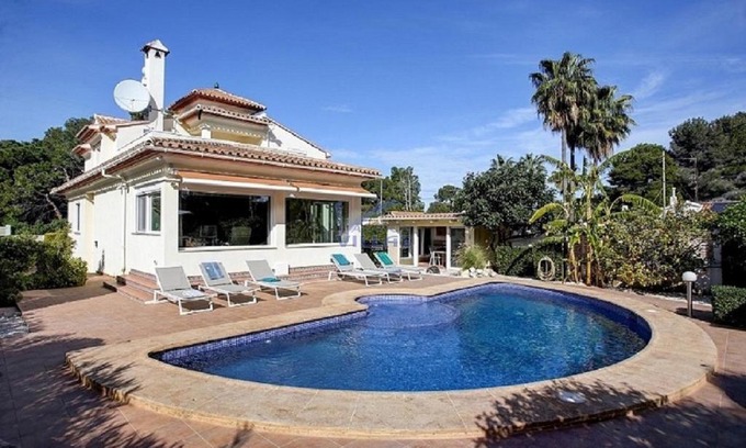 Denia Villa | Elegant 5-Bedroom Casa Angelina: Pool & Private Beach