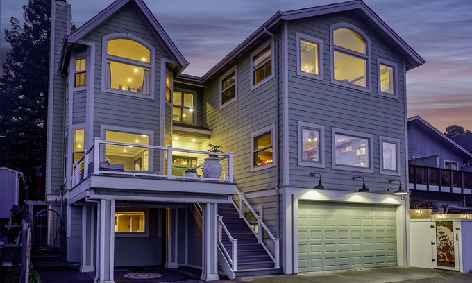 Crockett House | Elegant Home with Breathtaking Bay Views and Pool