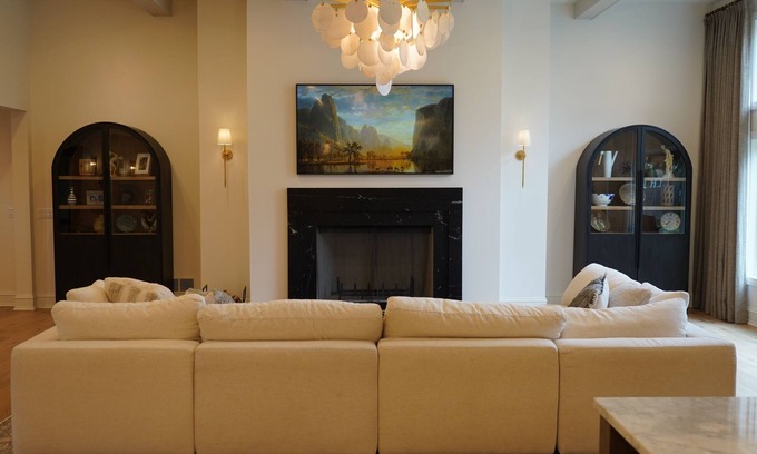 Berkley House | Luxury 5-bedroom house in charming Royal Oak with hot tub and steam sauna