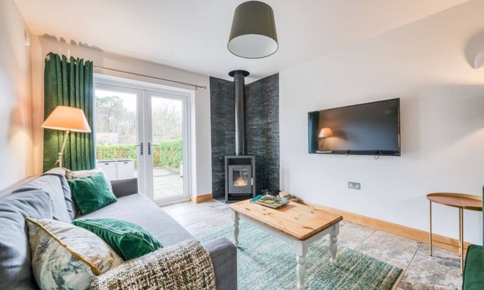 New Forest District Cottage | Top-Rated Cottage in New Forest for Family and Friends