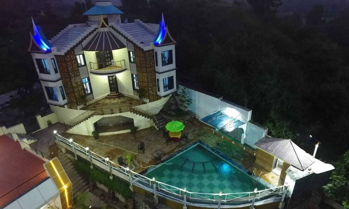 Bedla Resort | Elegant 5-Bedroom Home with Pool & Breathtaking Views