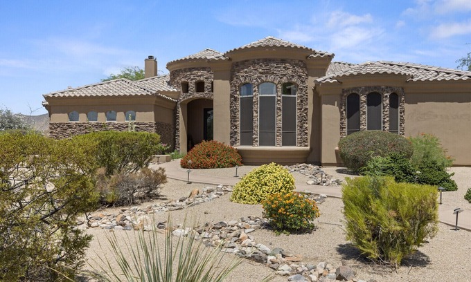 Central Scottsdale Villa | Exquisite Desert Villa with Pool, Spa & Mountain Views