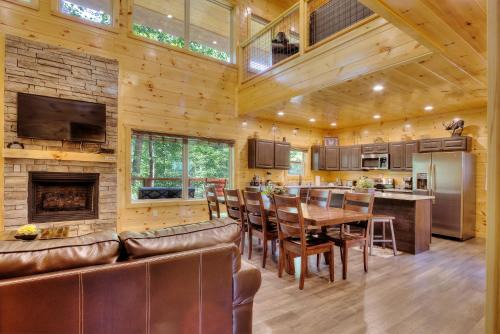 Gatlinburg Apartment | Guest Rated 10/10 Cabin with Theater, Pool Room & Hot Tub