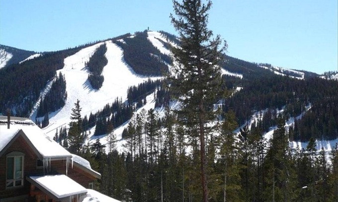 Winter Park House | Exquisite 5BR Retreat with Spa Near WP Ski Resort