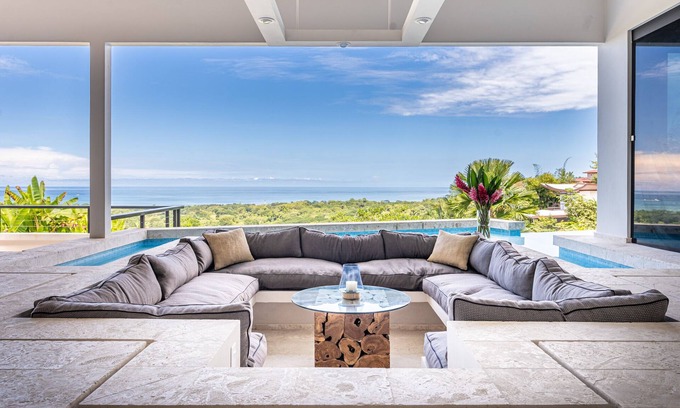 Ballena Villa | Exceptional Oceanfront Hotel with Pool & Hot Tub Access