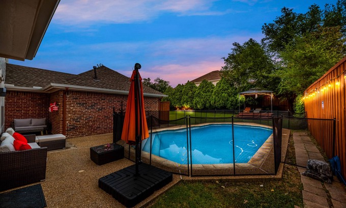 Far North Dallas House | Pet-Friendly 6 Bedroom Home with Pool in North Dallas