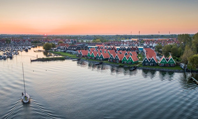 Volendam House | Guest Rated 10/10 Bungalow at Landal Volendam Park
