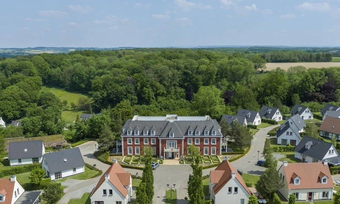 Municipality of Valkenburg aan de Geul Villa | Elegant Villa for 8 at Landal Kasteeldomein De Cauberg