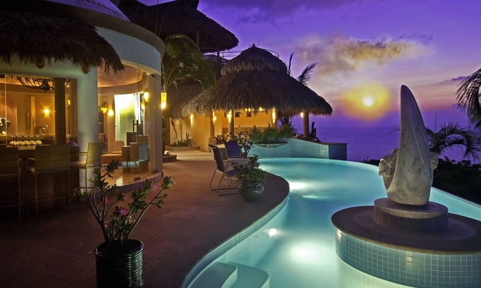 Amapas Villa | Premier 5 Bedroom Villa with Ocean Views and Spa Access