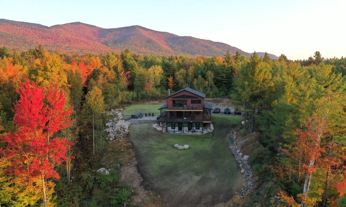 Wilmington House | Luxury Adirondack Retreat Near Whiteface Sleeps 14, Hot Tub, Fire Pit, Views