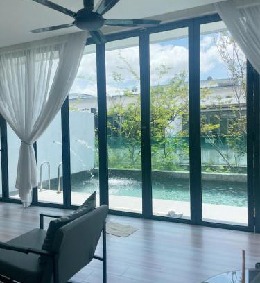 Kampung Pulau Meranti House | Elegant Villa with Private Pool for 20 Guests - 4 Star Rated