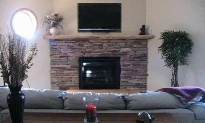 Frisco House | Unwind in Comfort: King & Queen Pillows and Whirlpool Tub