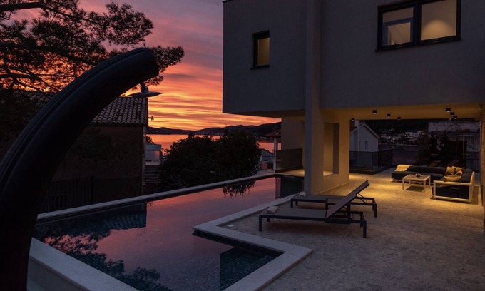 Seget Vranjica Villa | Modern Villa Mia Mare: Seaside Retreat with Pool Access