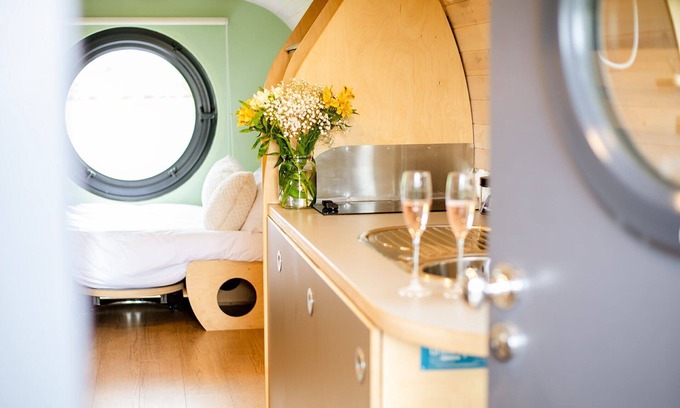 Alloa Cabin | Top-Rated Anthropod with Private Decking & Hot Tub Experience