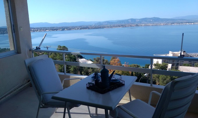 Loutraki-Agioi Theodoroi Apartment | Premier Apartment with Oceanfront Views and Spa Amenities