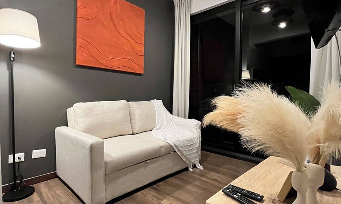 Zona 10 Apartment | Luxury Apartment - WFH Oasis with Rooftop Pool in Z10 - Safe Neighborhood