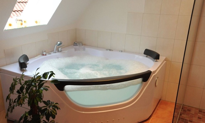 Rhoden Condo | Luxury apartment with its own whirlpool & fireplace / use of the wellness area incl.