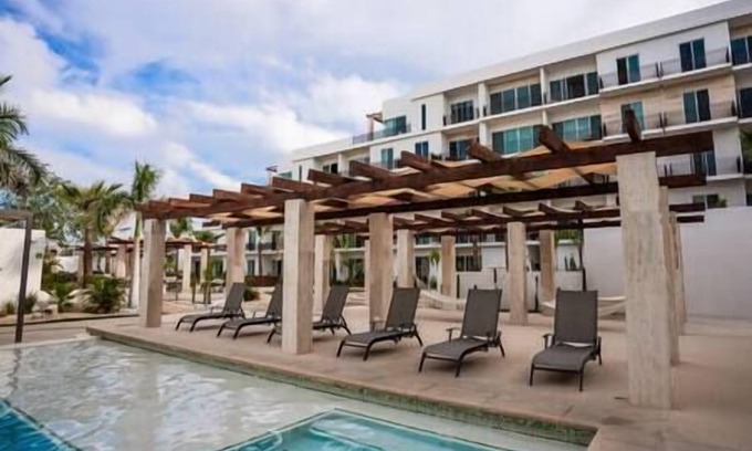 San Jose del Cabo Apartment | Elegant Apartment with Pool, Gym, and Barbecue in San Jose del Cabo