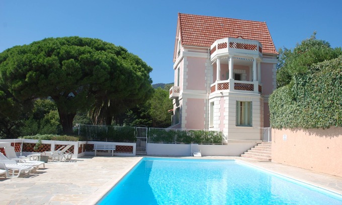 Cavalaire-sur-Mer Apartment | Elegant Apartment in Art Nouveaux House near St Tropez