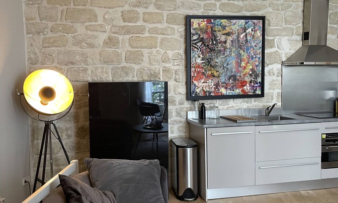 Porte-Dauphine Apartment | Elegant Apartment Near Victor Hugo in Quiet Paris 16