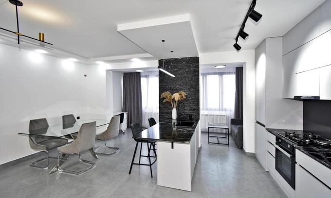 Yerevan Apartment | Family-Friendly 2-Bedroom Apartment in Avan, Rated 9/10