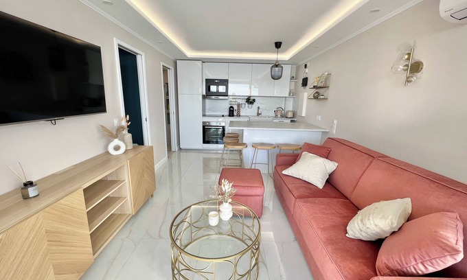 Cap d'Ail Apartment | Elegant Apartment with Sea View & Pool near Monaco