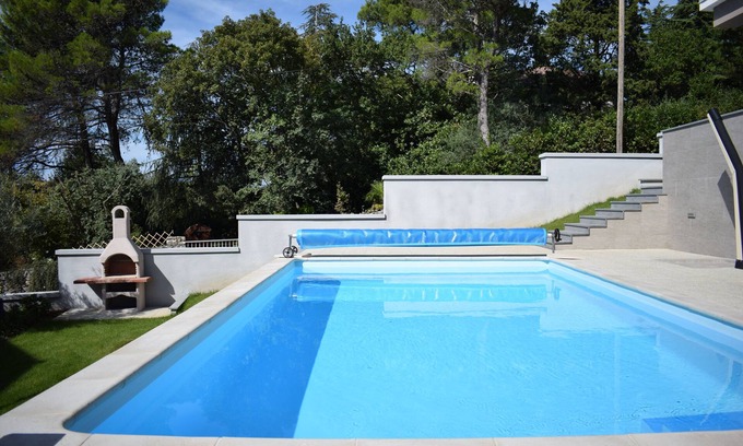 Milcetici Apartment | Guest Rated: Adria 1 Apartment with Private Pool & Breakfast