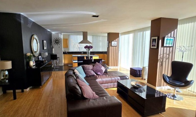 Liverpool City Centre Apartment | Central Liverpool Apartment: 4-Star Stay Near Arena